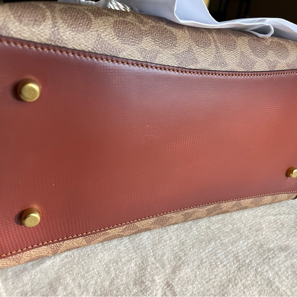 coach shoulder/hand bag. Brand new with tags. Beautiful Caramel and tan color. - Picture 5 of 6